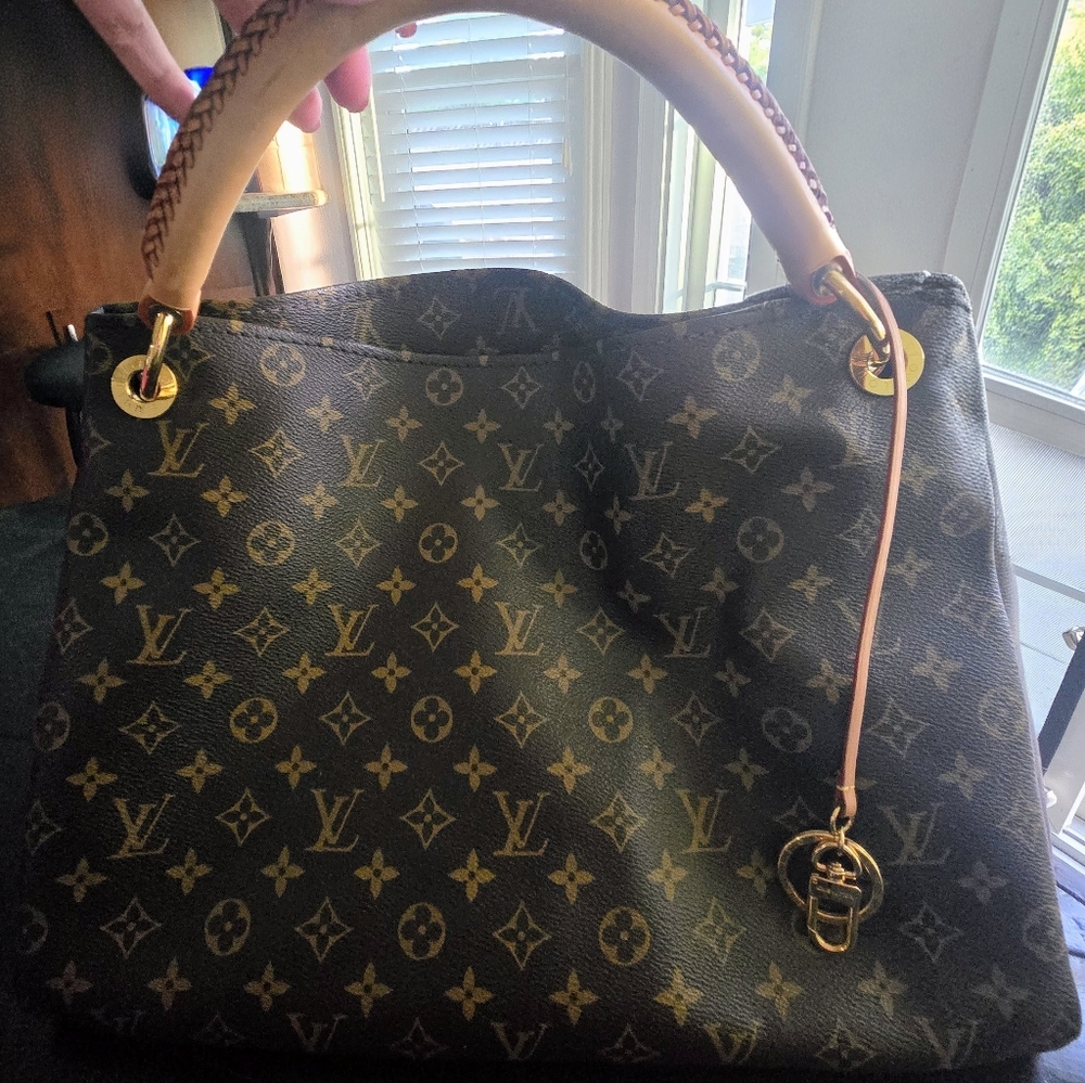 Louis Vuitton Monogram Canvas Tote with Natural Vachetta Handles